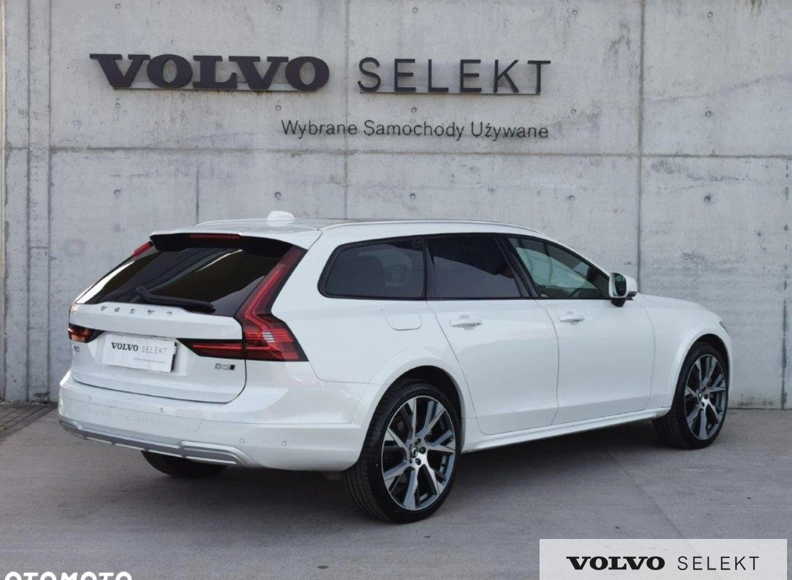 Volvo V90 Cross Country cena 299900 przebieg: 15969, rok produkcji 2023 z Warszawa małe 781
